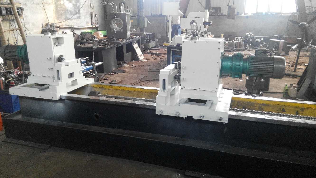 泊頭市鴻業(yè)機械廠 專注專業(yè)設備，解析銑槽機與托輥軸銑扁機的應用
